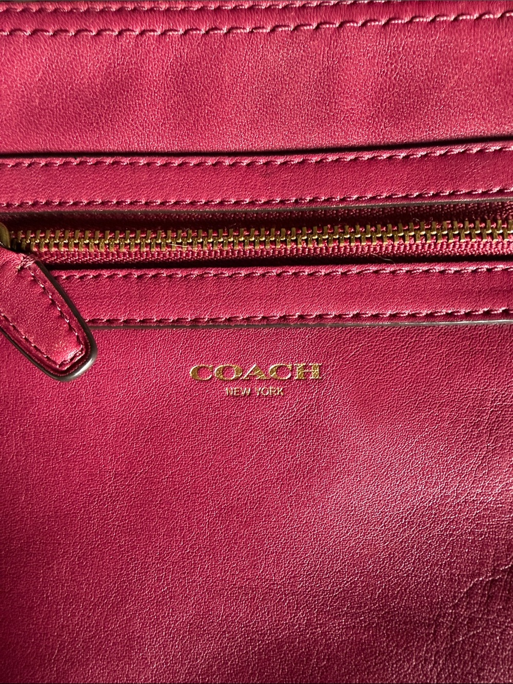 Vintage Coach Berry Leather Small Crossbody Bag with Gold Hardware - Picture 2 of 9